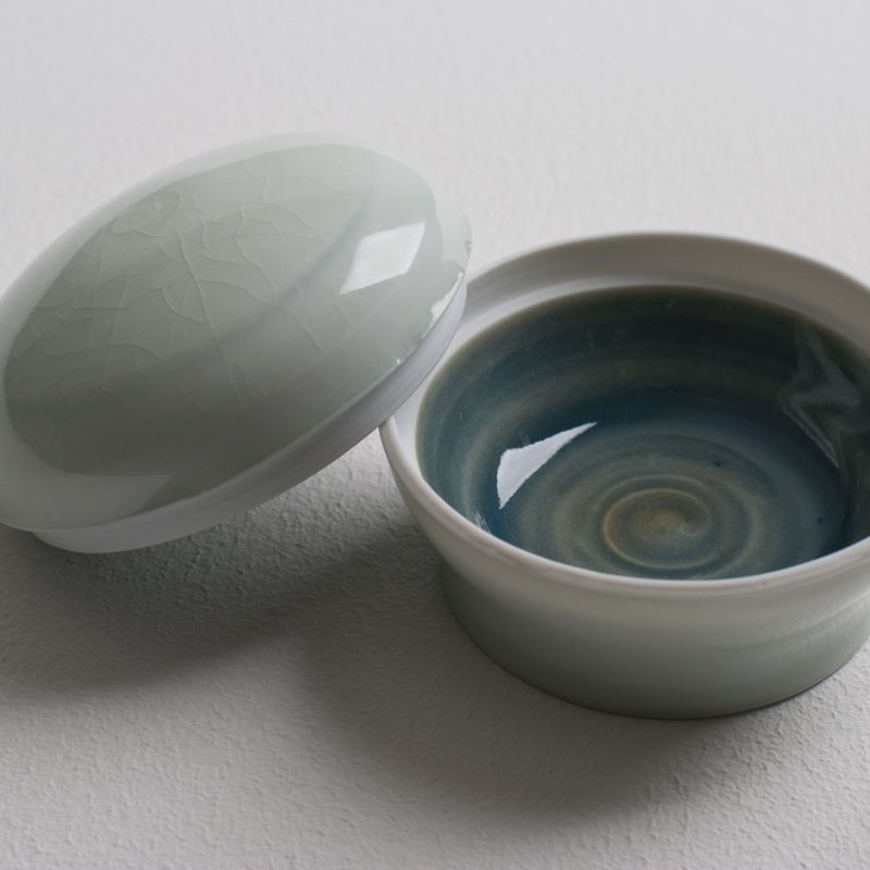 Olen Hsu Small Lidded Box Cobalt and Celadon with Cobalt Underglaze Banding Porcelain 8 x 5 cm.
