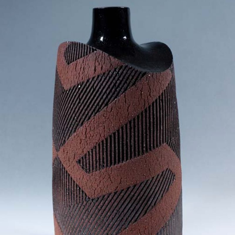 Suleyman Saba SS2_Tall vase, red and black stoneware h25 x 14